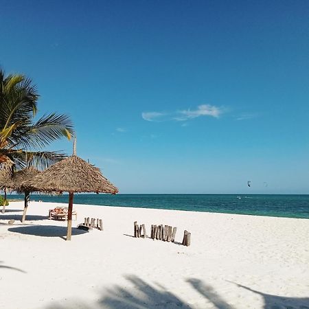 Shira House Bed & Breakfast Watamu Ngoại thất bức ảnh
