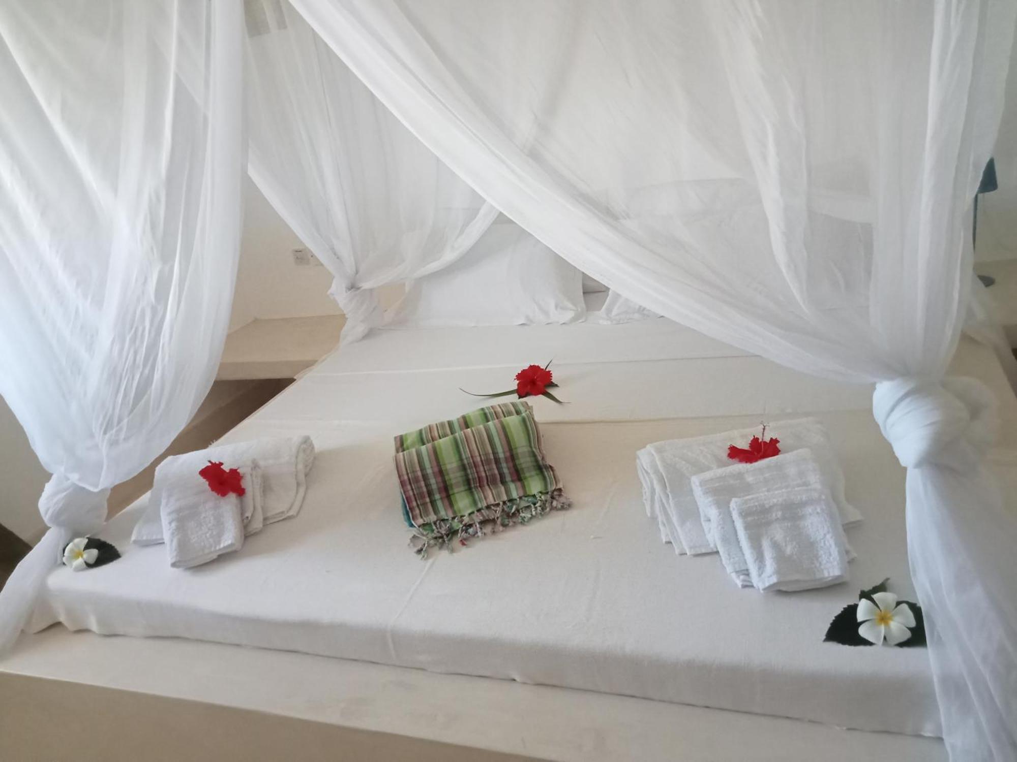 Shira House Bed & Breakfast Watamu Ngoại thất bức ảnh