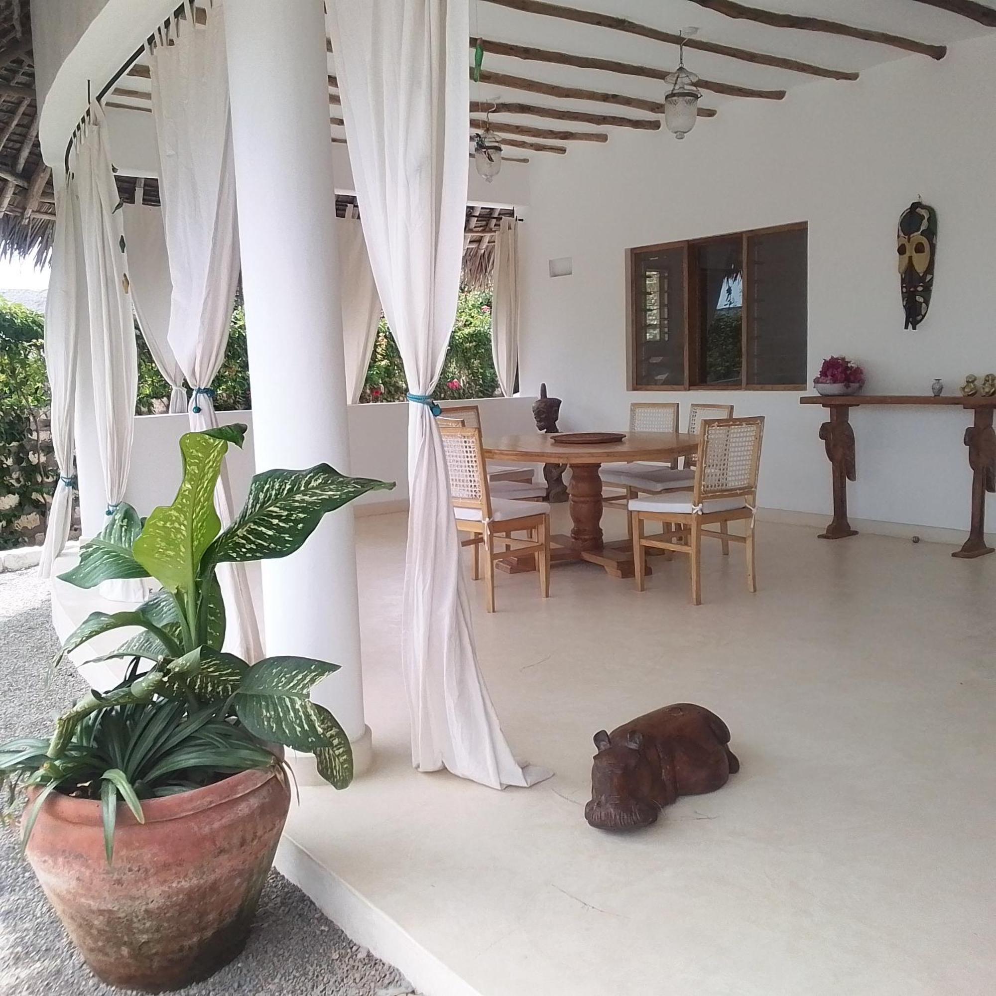 Shira House Bed & Breakfast Watamu Ngoại thất bức ảnh
