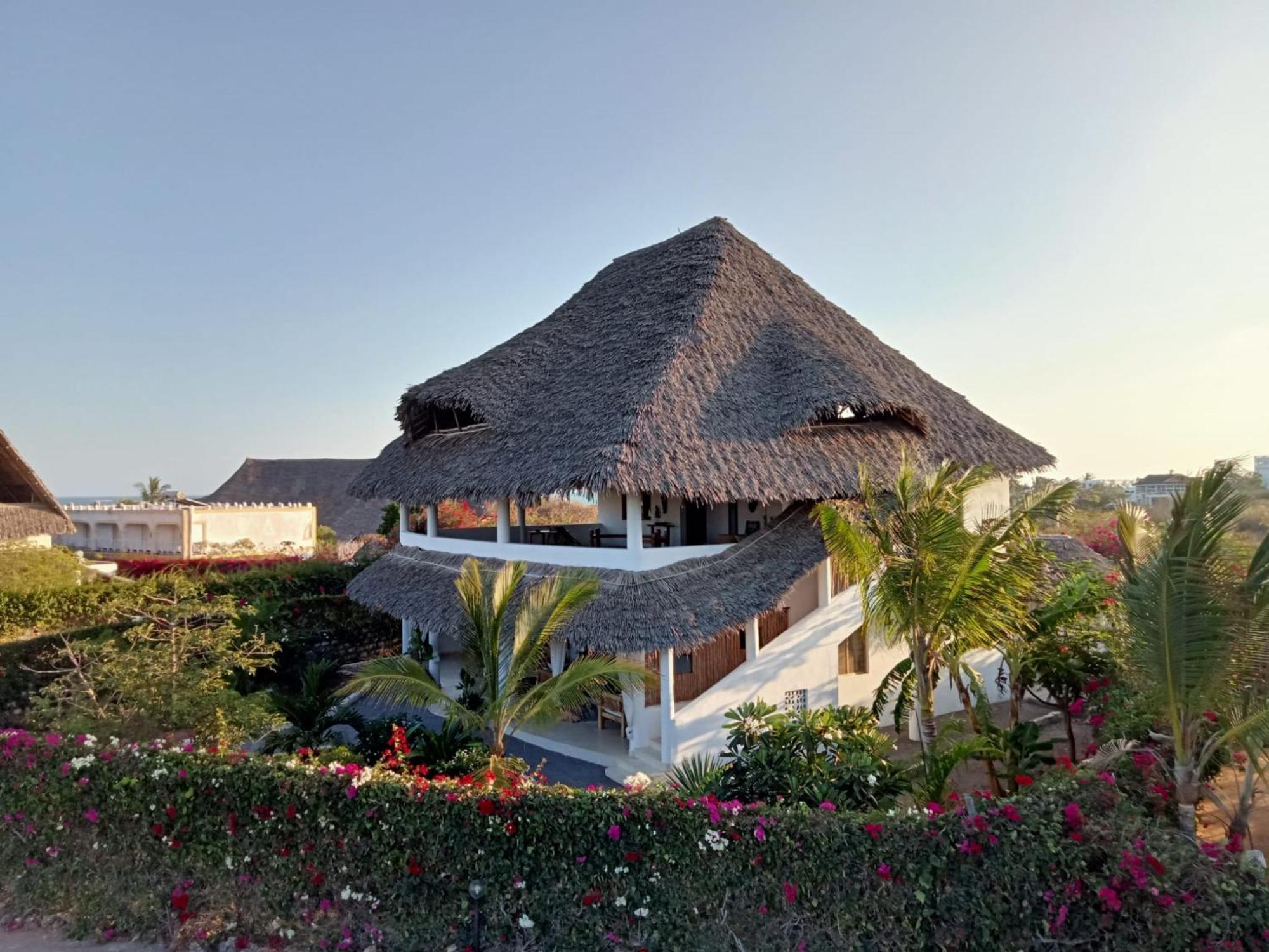 Shira House Bed & Breakfast Watamu Ngoại thất bức ảnh